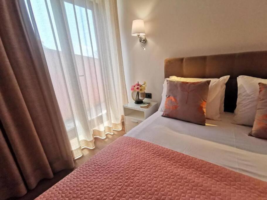 Chale Esmeralda - Charming Studios In Calheta Beach Kültér fotó
