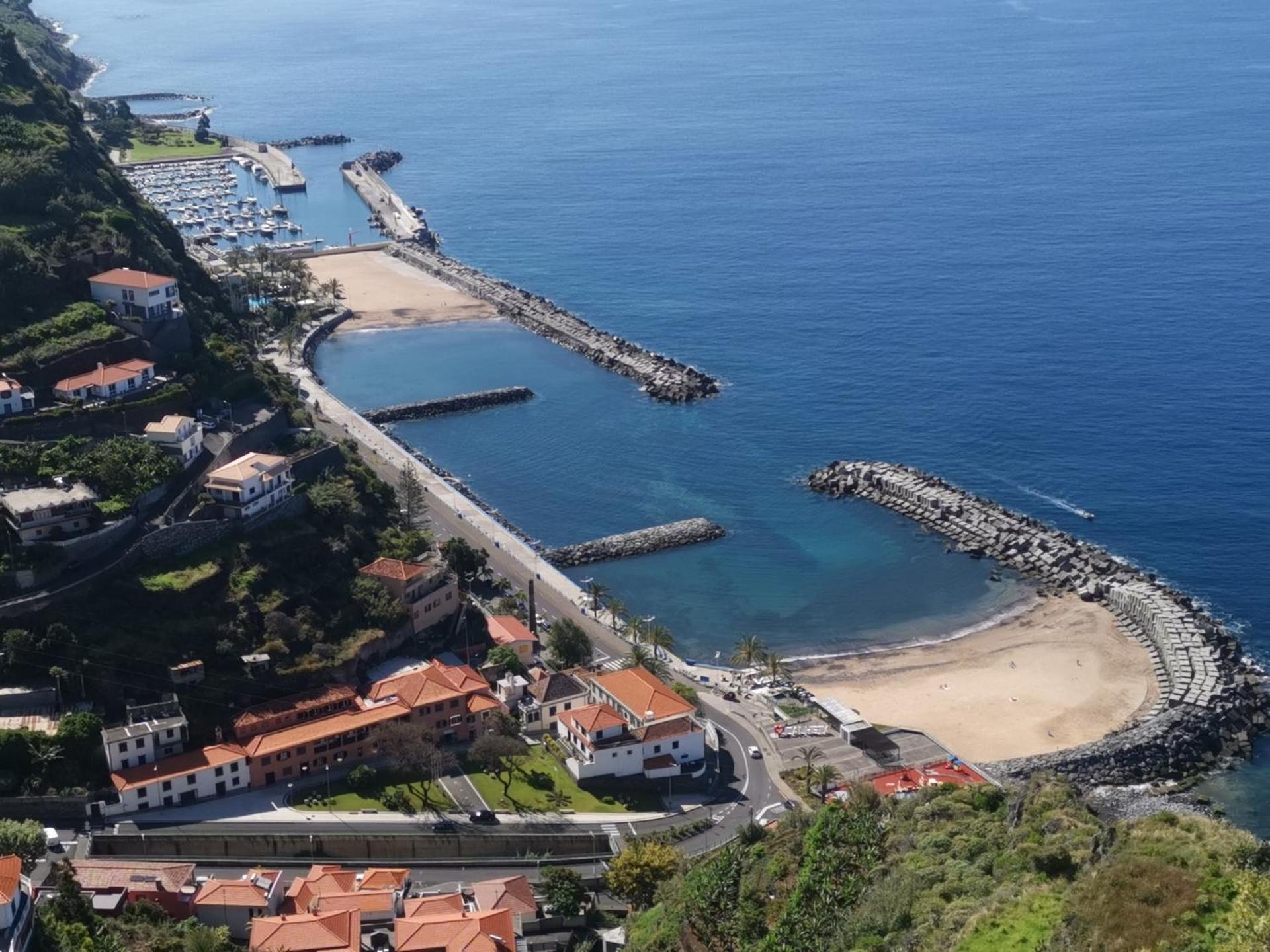 Chale Esmeralda - Charming Studios In Calheta Beach Kültér fotó