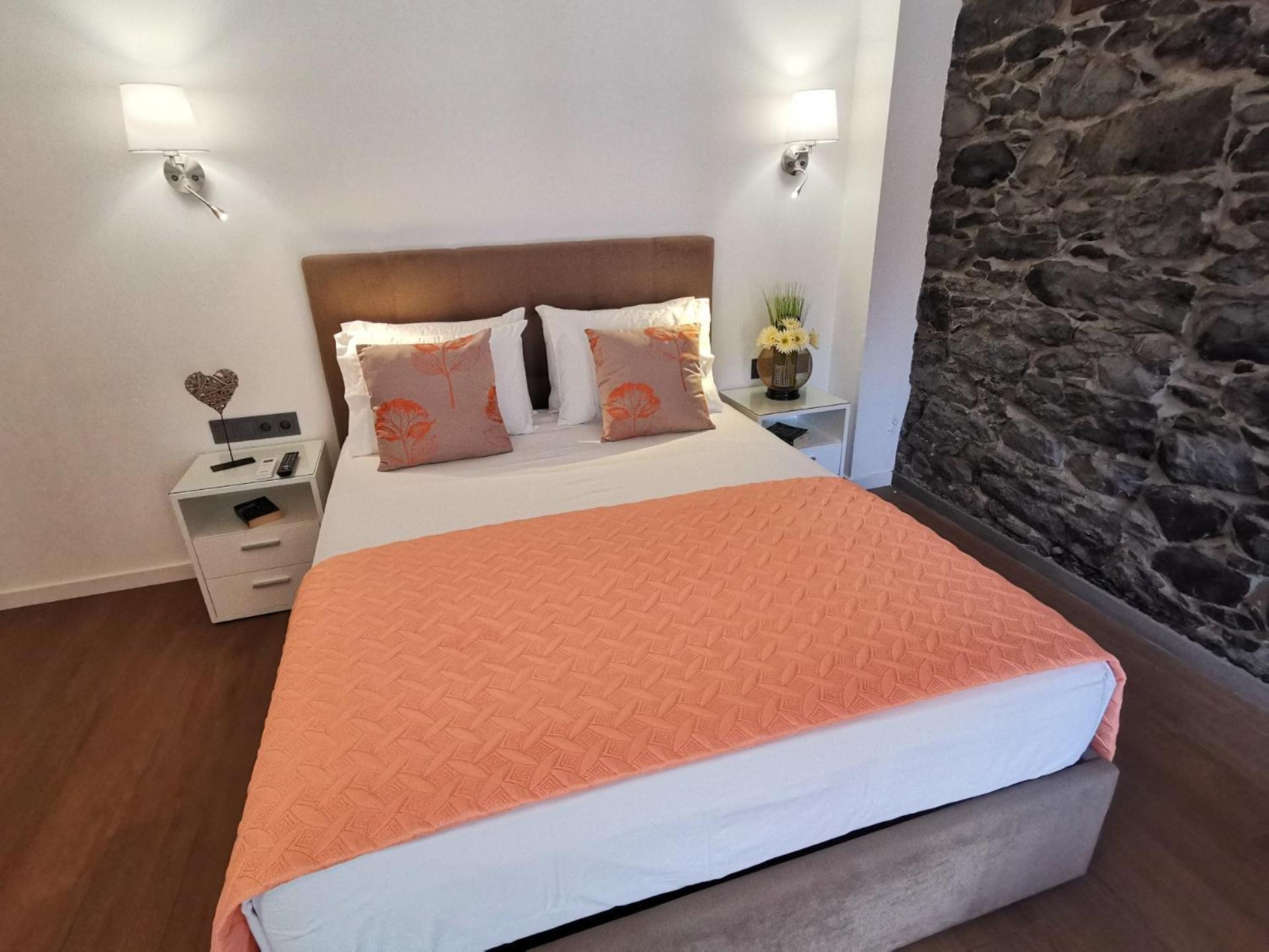 Chale Esmeralda - Charming Studios In Calheta Beach Kültér fotó