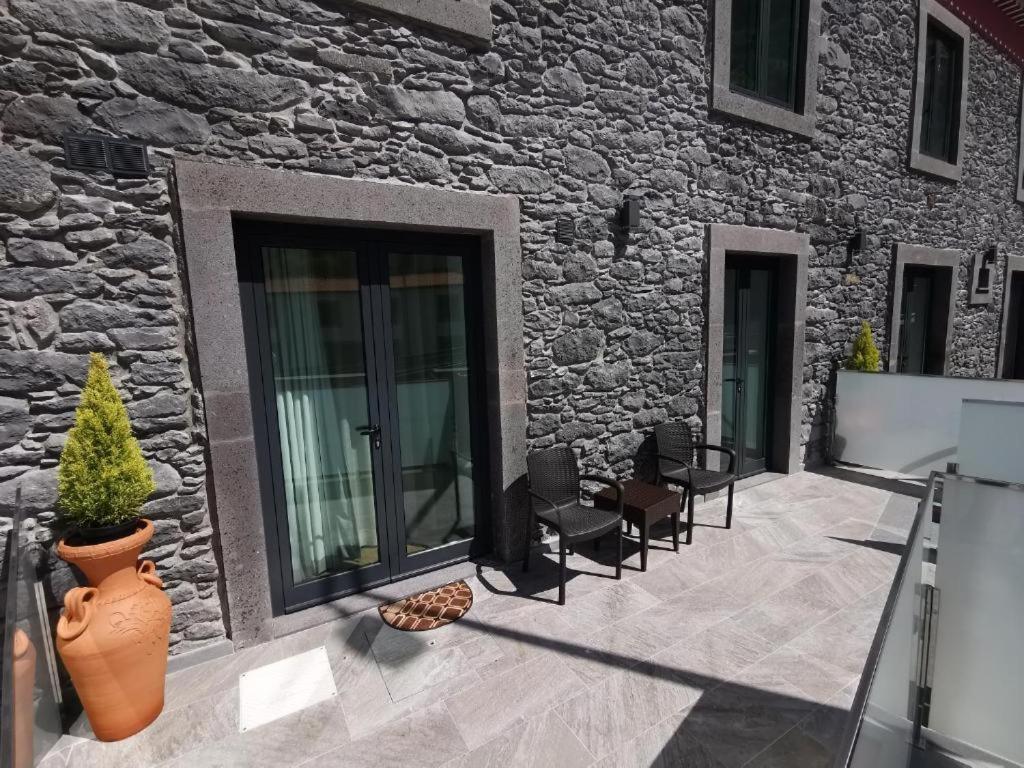 Chale Esmeralda - Charming Studios In Calheta Beach Kültér fotó